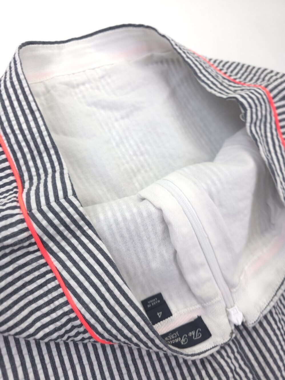 J. Crew Navy and White Pinstripe Pencil Skirt with Coral Trim Seersucker Sz 4 - Picture 8 of 8